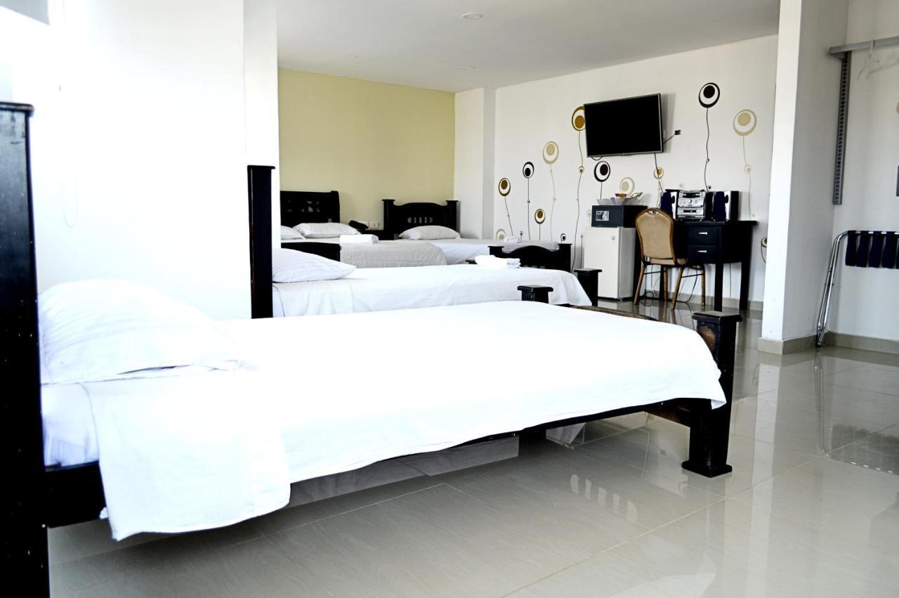 Hotel Intersuites Barranquilla  Esterno foto